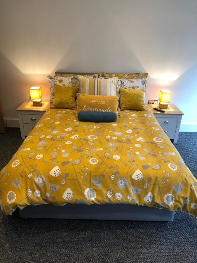 Marine Villa Hotel & Suites - Close To Beach, Train Station & Southend Airport المظهر الخارجي الصورة