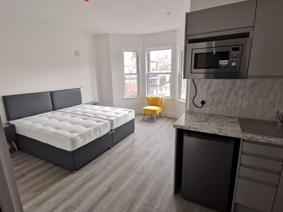Marine Villa Hotel & Suites - Close To Beach, Train Station & Southend Airport المظهر الخارجي الصورة