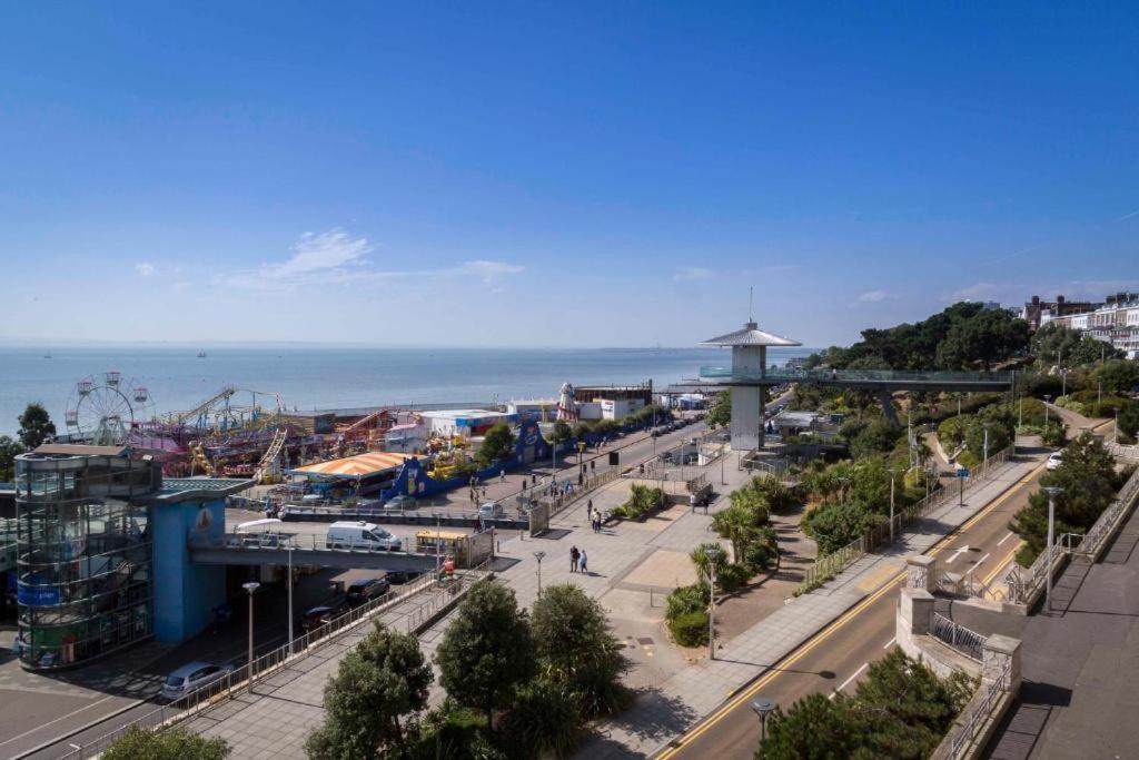Marine Villa Hotel & Suites - Close To Beach, Train Station & Southend Airport المظهر الخارجي الصورة